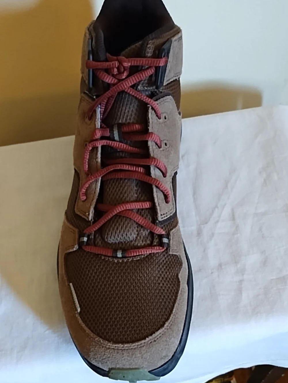 COLUMBIA MEN'S BENSON MID OMNI-SHIELD HIKING BOOTS NIB SZ 12.